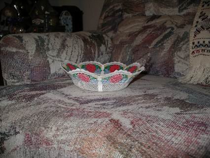 bowls_whitebowlwflowers1.jpg