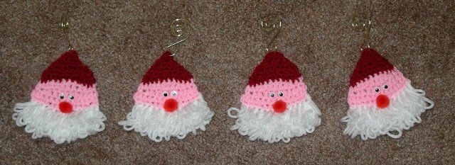 christmasornaments_crochetsanta_102714.jpg