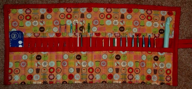 miscellaneous_crochetneedleholder_0305143.jpg