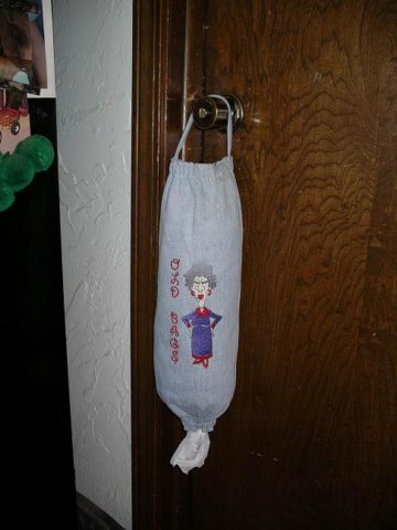 miscellaneous_plasticbagholder_oldbag05.jpg