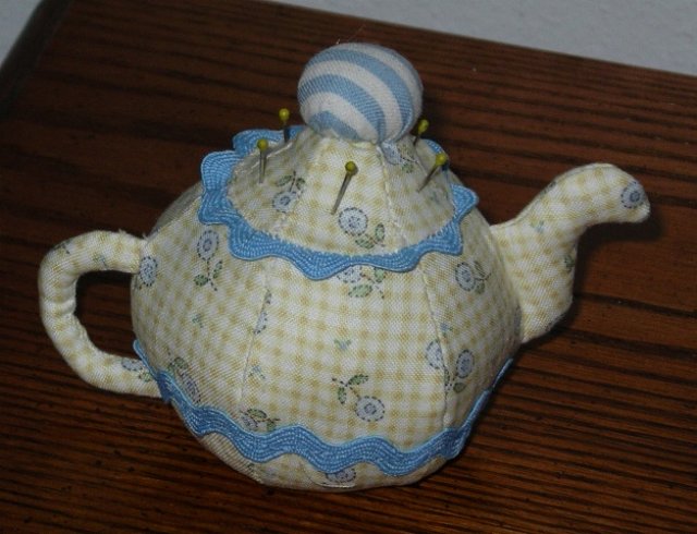 pincushions_teapot_112713.jpg