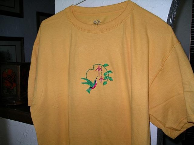 shirtstomom_yellowshirthummingbird.jpg