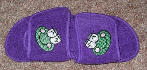 slippers_es4thqtrsecretswap1108slippers.jpg