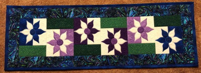 tablerunner_041220_1.jpg